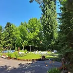 Balaton Panzio Bed & Breakfast 3*
