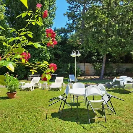 Balaton Panzio לינה וארוחת בוקר שיופוק