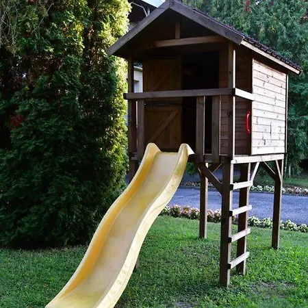 Balaton Panzio לינה וארוחת בוקר שיופוק