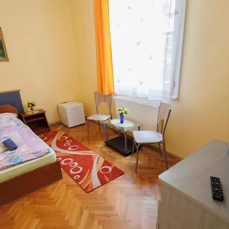 Balaton Panzió Bed & Breakfast 3*