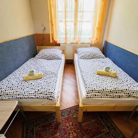 לינה וארוחת בוקר Balaton Panzio שיופוק