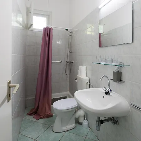 לינה וארוחת בוקר Balaton Panzio שיופוק