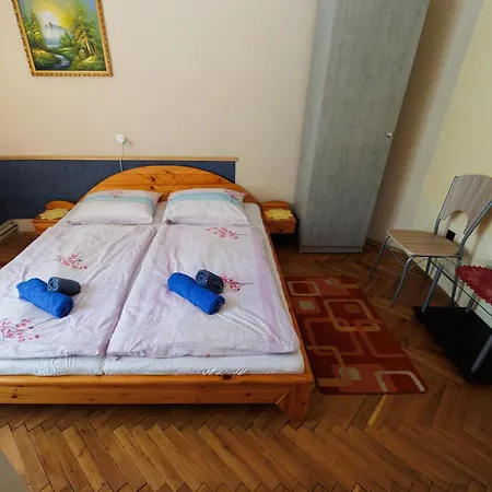 Balaton Panzió Bed and breakfast